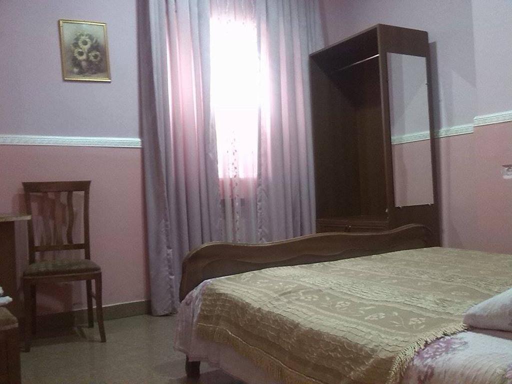 Hostel Georgia Kutaisi Værelse billede